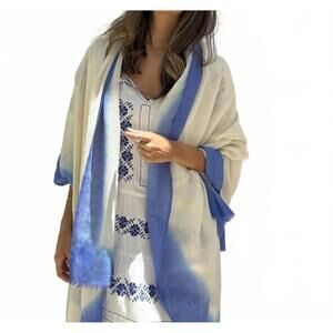 NEW ROSE AND ROSE dipped cashmere wrap in ivory with sky